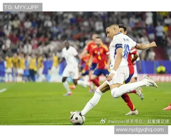 O型腿足球明星的运动生涯与健康挑战揭秘